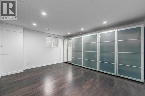 5503 Strathcona Hill Sw, Calgary, AB - Indoor Photo Showing Other Room