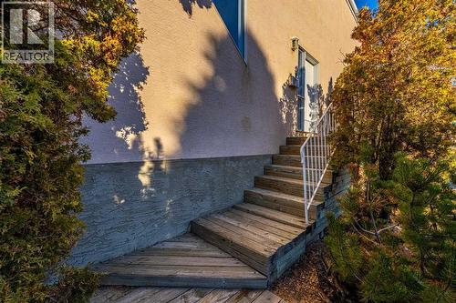 5503 Strathcona Hill Sw, Calgary, AB - Outdoor