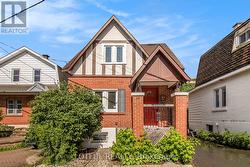 68 VAUGHAN STREET  Ottawa, ON K1M 1X2