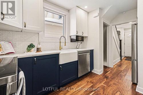 68 Vaughan Street, Ottawa, ON - Indoor Photo Showing Kitchen