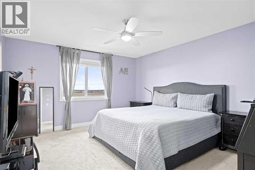115 Mahogany Way Se, Calgary, AB - Indoor Photo Showing Bedroom