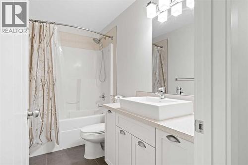 115 Mahogany Way Se, Calgary, AB - Indoor Photo Showing Bathroom