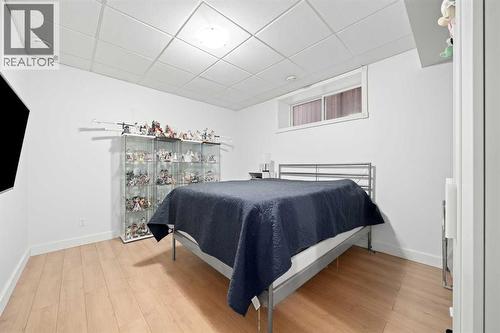 115 Mahogany Way Se, Calgary, AB - Indoor Photo Showing Bedroom