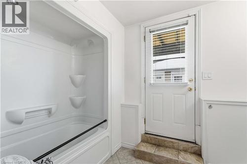 1056 Beach Boulevard, Hamilton, ON - Indoor Photo Showing Bathroom