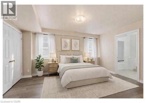1056 Beach Boulevard, Hamilton, ON - Indoor Photo Showing Bedroom