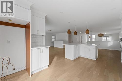 1056 Beach Boulevard, Hamilton, ON - Indoor Photo Showing Kitchen