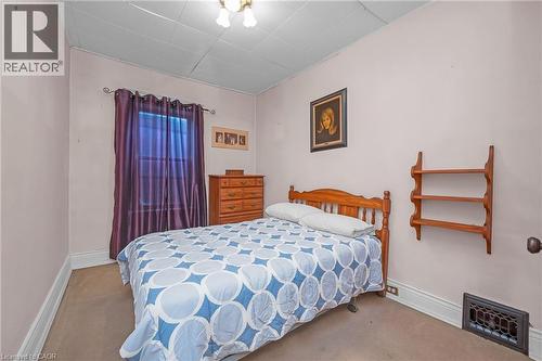 31 1/2 Garside Avenue N, Hamilton, ON - Indoor Photo Showing Bedroom