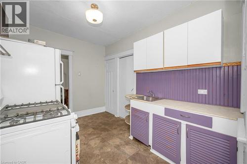 31 1/2 Garside Avenue N, Hamilton, ON - Indoor Photo Showing Laundry Room