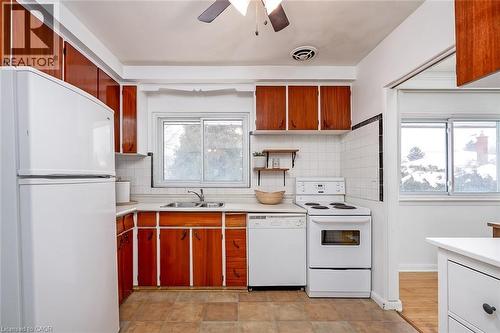 765 Wesley Street, Burlington, ON - Indoor Photo Showing Kitchen With Double Sink
