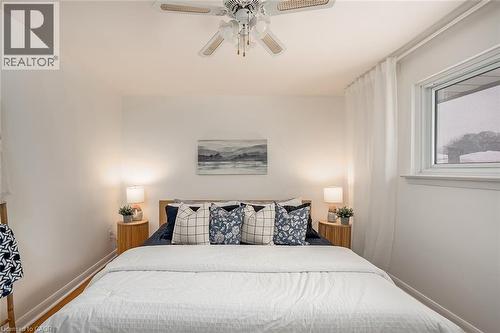 765 Wesley Street, Burlington, ON - Indoor Photo Showing Bedroom