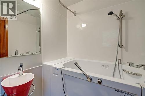 765 Wesley Street, Burlington, ON - Indoor