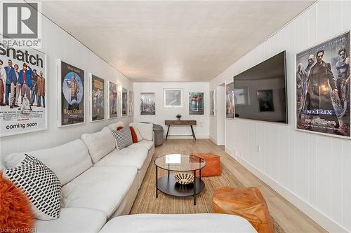 765 Wesley Street, Burlington, ON - Indoor Photo Showing Living Room