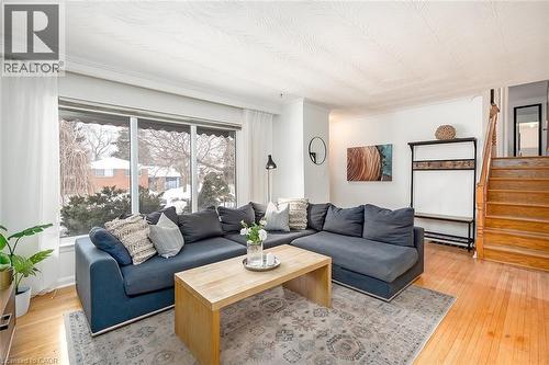 765 Wesley Street, Burlington, ON - Indoor Photo Showing Living Room
