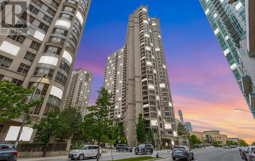 430 - 3888 DUKE OF YORK BOULEVARD  Mississauga, ON L5B 4P5