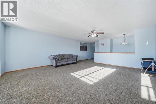 Lots of natural light - 218 Tarawood Place Ne, Calgary, AB - Indoor Photo Showing Other Room