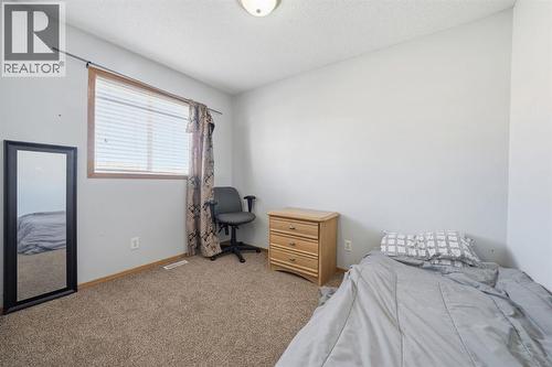 BED - 218 Tarawood Place Ne, Calgary, AB - Indoor Photo Showing Bedroom