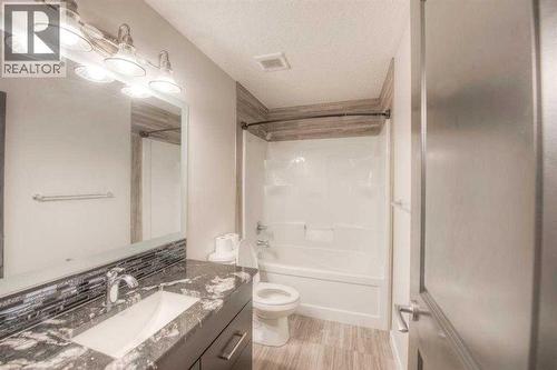 53 Sherwood Square Nw, Calgary, AB - Indoor Photo Showing Bathroom