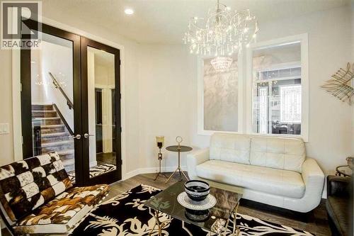 53 Sherwood Square Nw, Calgary, AB - Indoor Photo Showing Living Room