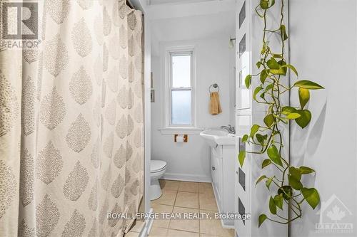 21 Arlington Avenue, Ottawa, ON - Indoor Photo Showing Bathroom
