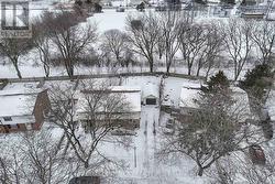 Backing onto greenbelt! - 