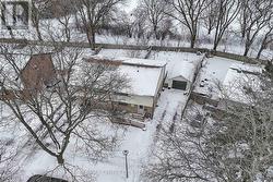 Backing onto protected open green space. - 