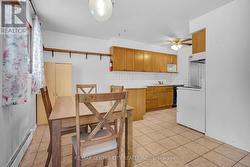 Bright eat-in kitchen - 