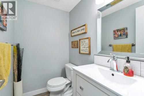 12 Rutherford Drive, Red Deer, AB - Indoor Photo Showing Bathroom