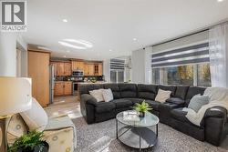 Spacious living room - 