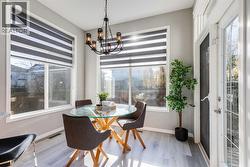 Bright and sunny breakfast nook - 