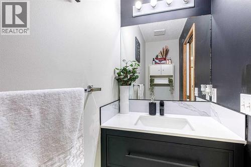 13 Mt. Aberdeen Manor Se, Calgary, AB - Indoor