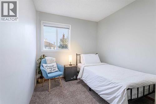 13 Mt. Aberdeen Manor Se, Calgary, AB - Indoor Photo Showing Bedroom