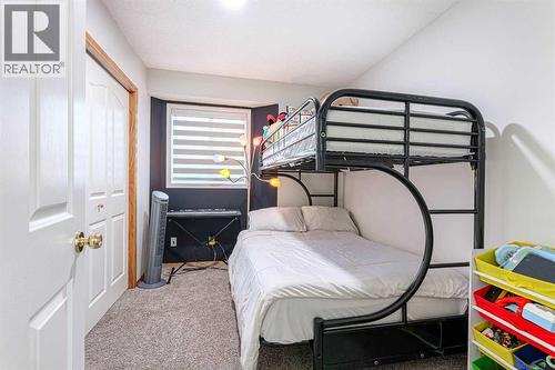 13 Mt. Aberdeen Manor Se, Calgary, AB - Indoor Photo Showing Bedroom