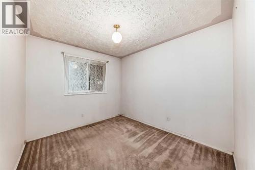 352 Malvern Close Ne, Calgary, AB - Indoor Photo Showing Other Room