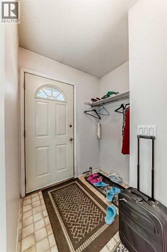 352 Malvern Close Ne, Calgary, AB - Indoor Photo Showing Other Room
