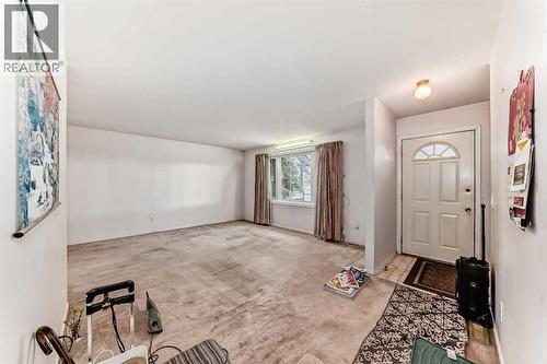 352 Malvern Close Ne, Calgary, AB - Indoor Photo Showing Other Room