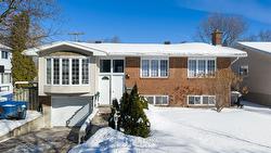 57 Rue Thorncliffe  Dollard-Des-Ormeaux, QC H9A 2C3