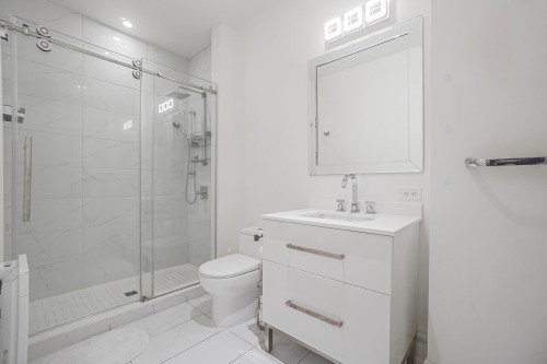 Salle de bains - 901-3710 Boul. St-Elzear O., Laval (Chomedey), QC - Indoor Photo Showing Bathroom