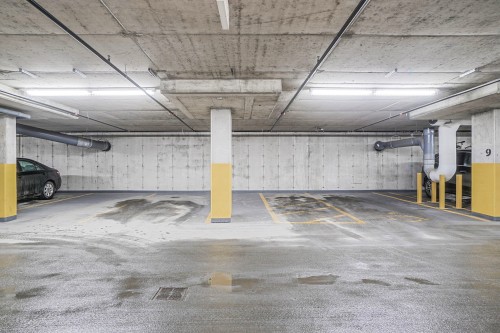 Stationnement - 901-3710 Boul. St-Elzear O., Laval (Chomedey), QC - Indoor Photo Showing Garage