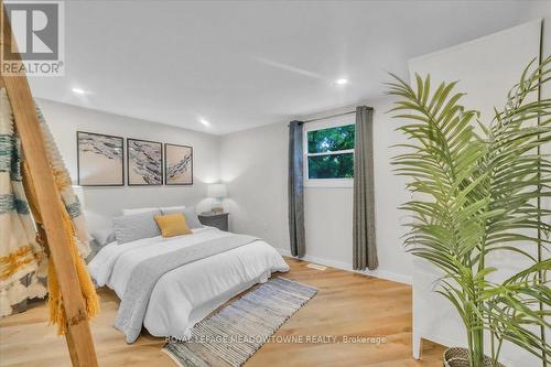 80 Mcanulty Boulevard, Hamilton, ON - Indoor Photo Showing Bedroom