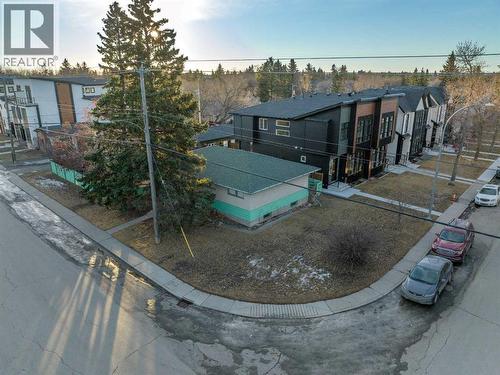 4313 30 Avenue Sw, Calgary, AB - Outdoor