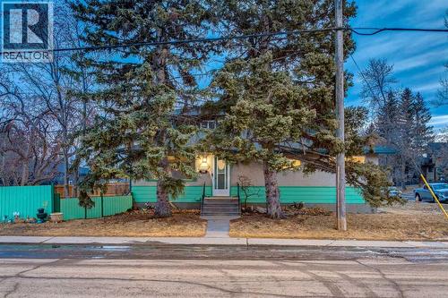 4313 30 Avenue Sw, Calgary, AB - Outdoor