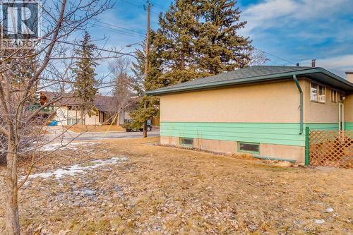 4313 30 Avenue Sw, Calgary, AB - Outdoor