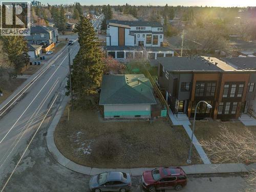 4313 30 Avenue Sw, Calgary, AB - Outdoor