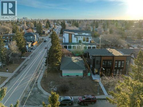 4313 30 Avenue Sw, Calgary, AB - Outdoor With View