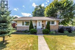 UPPER - 107 ELLIS CRESCENT  Waterloo, ON N2J 2C1