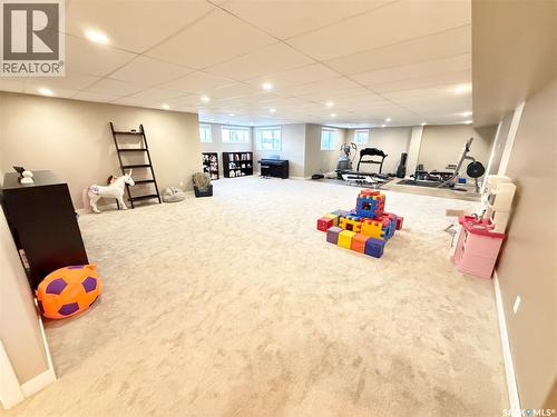 785 Washington Drive, Weyburn, SK - Indoor