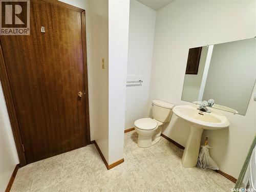 503 7Th Avenue W, Biggar, SK - Indoor Photo Showing Bathroom