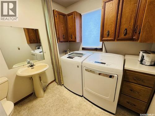 503 7Th Avenue W, Biggar, SK - Indoor Photo Showing Laundry Room