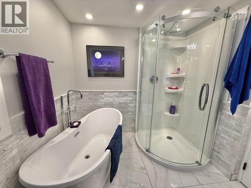 4487 Dick Road, Quesnel, BC - Indoor Photo Showing Bathroom