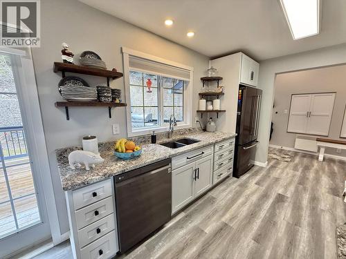 4487 Dick Road, Quesnel, BC - Indoor Photo Showing Kitchen With Double Sink